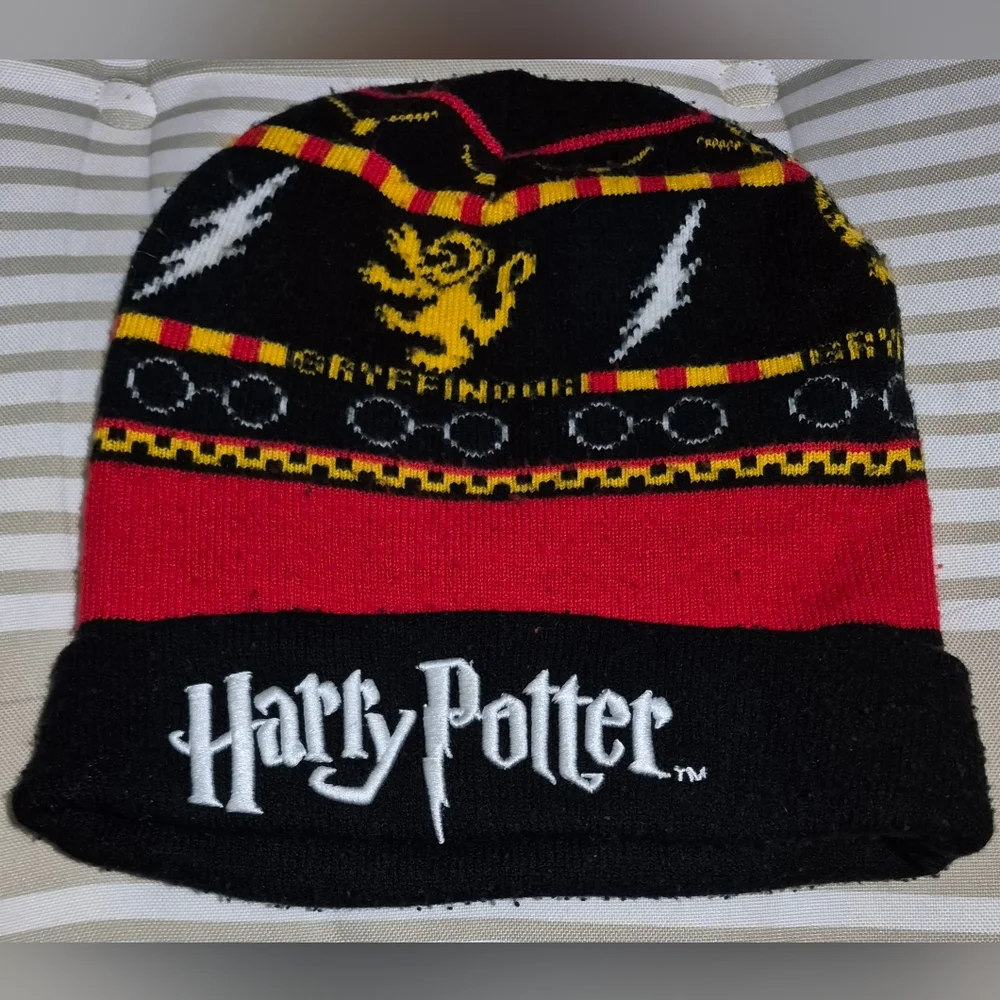 Harry Potter Gryffindor themed knit cuff beanie.